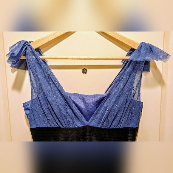 Y2K BCBGMAXAZRIA Size 04 Periwinkle Blue Silk Boned Mini Dress w Beaded Overlay - Picture 5 of 10